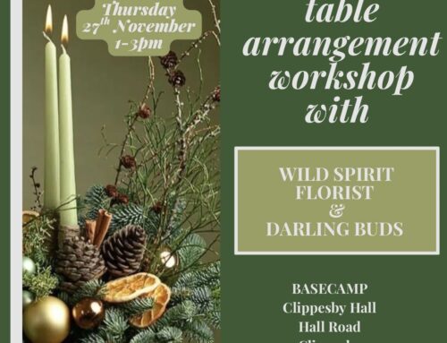 Luxury Christmas wreath and candle table arrangement workshop